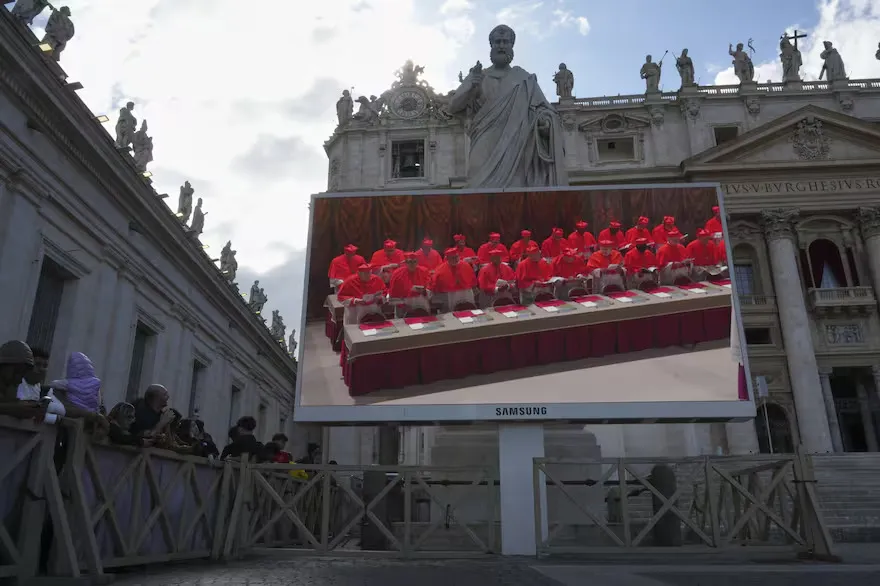 VATICANO-HUMO-NEGRO-2